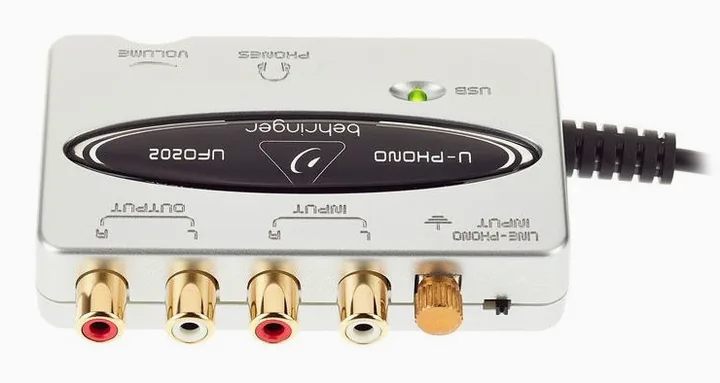 Behringer UFO202, de behuizing van opzij