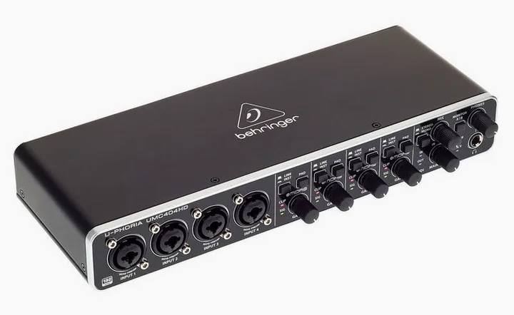 Behringer UMC404HD, de ingangen aan de voorzijde