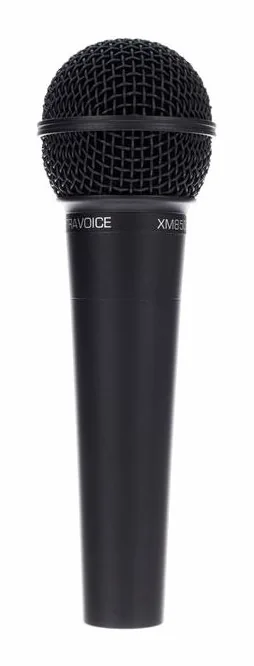 Behringer XM8500 Bundle, het logo en de afwerking
