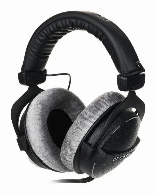 beyerdynamic DT-770 Pro 80 Ohm, de kabelaansluiting aan de oorschelp