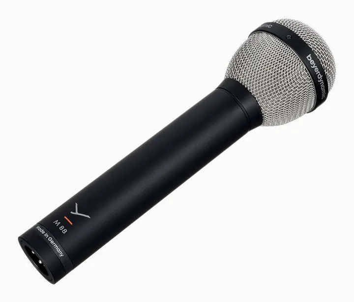 beyerdynamic M 88, het logo en de afwerking