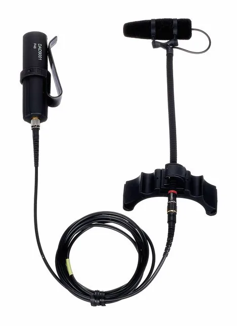 DPA 4099-DP-1-201-C, de XLR-aansluiting onderaan