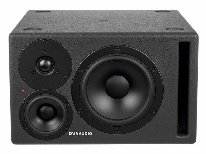 Dynaudio Core 47 Left, de behuizing van opzij