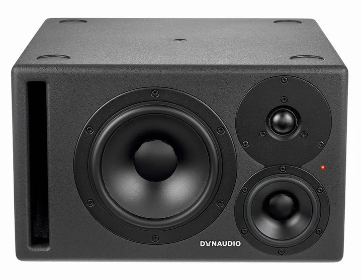 Dynaudio Core 47 Right, het frontpaneel met de woofer en tweeter