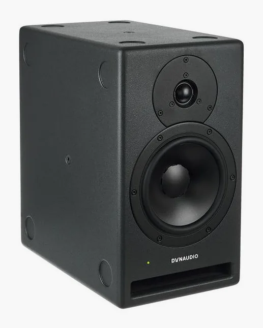 Dynaudio Core 7, de behuizing van opzij