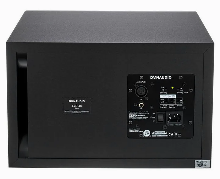 Dynaudio LYD-48 Black Right, de bassreflexpoort