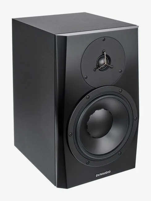 Dynaudio LYD-8 Black, de regelaars aan de achterzijde