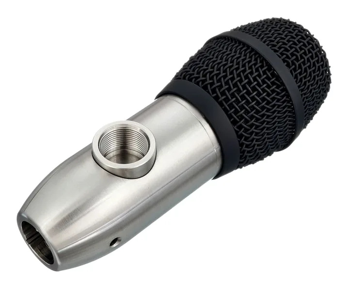 Earthworks Audio DM6, de XLR-aansluiting onderaan