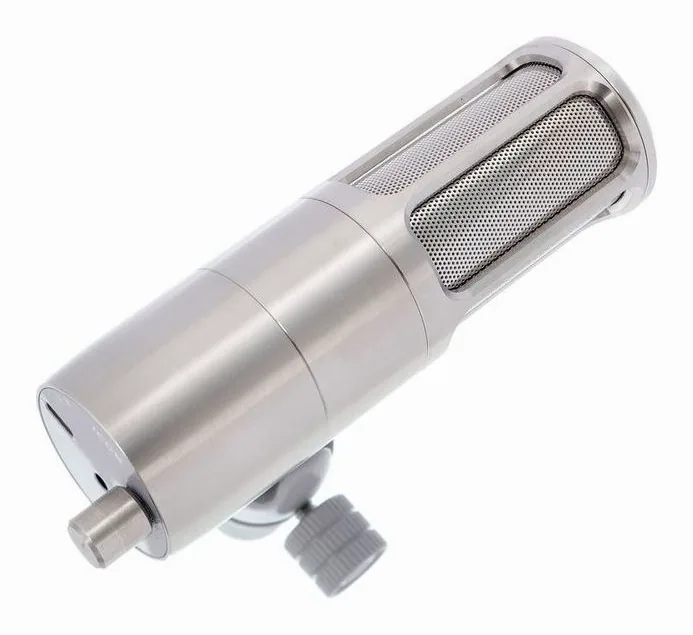 Earthworks Audio ICON, de XLR-aansluiting onderaan