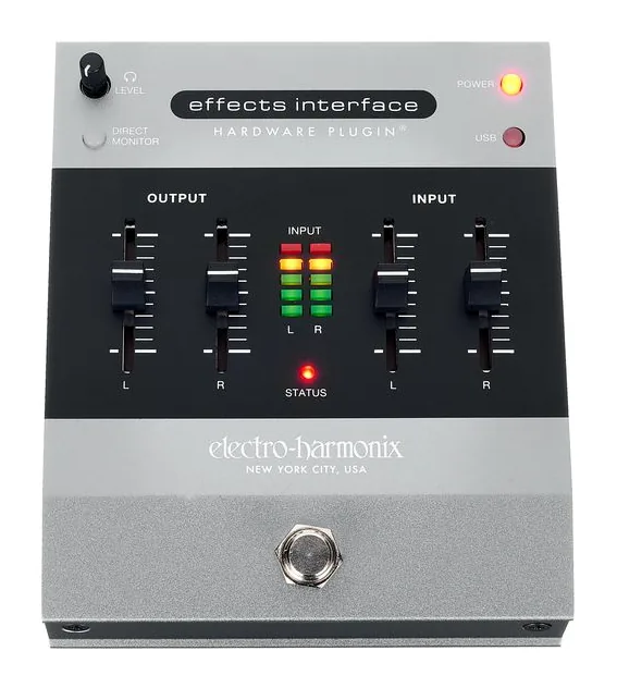 Electro Harmonix Effects Interface Hardw.PlugIn, het volumeknopje en de LED-meters