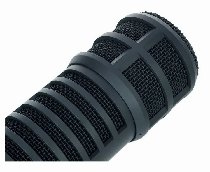 EV RE20-Black, de XLR-aansluiting onderaan