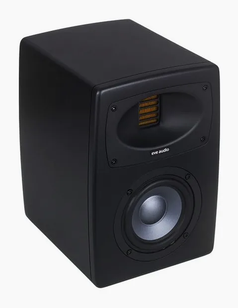 EVE Audio EXO 24, het frontpaneel met de woofer en tweeter