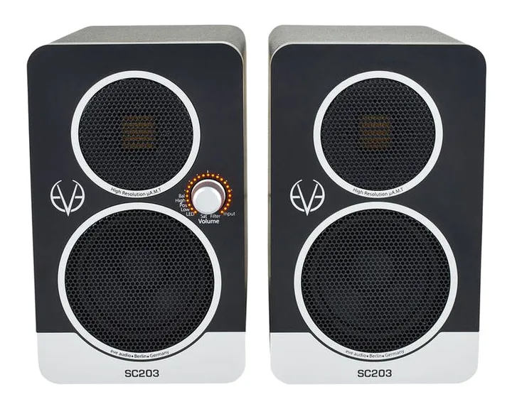EVE Audio SC203 Bag Bundle, het logo en de afwerking