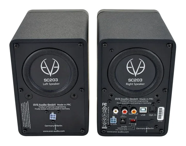 EVE Audio SC203 Bag Bundle, het frontpaneel met de woofer en tweeter