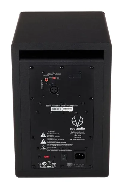 EVE Audio SC2070, het frontpaneel met de woofer en tweeter