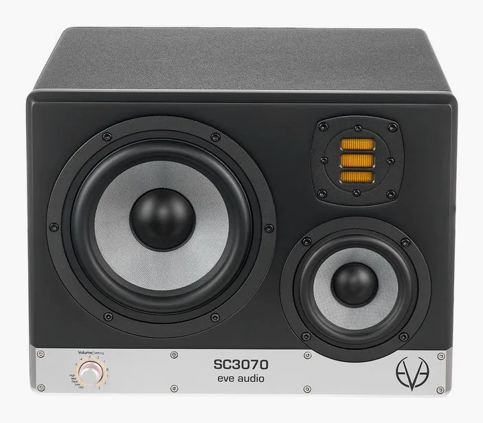 EVE Audio SC3070 SoundID Bundle, het frontpaneel met de woofer en tweeter