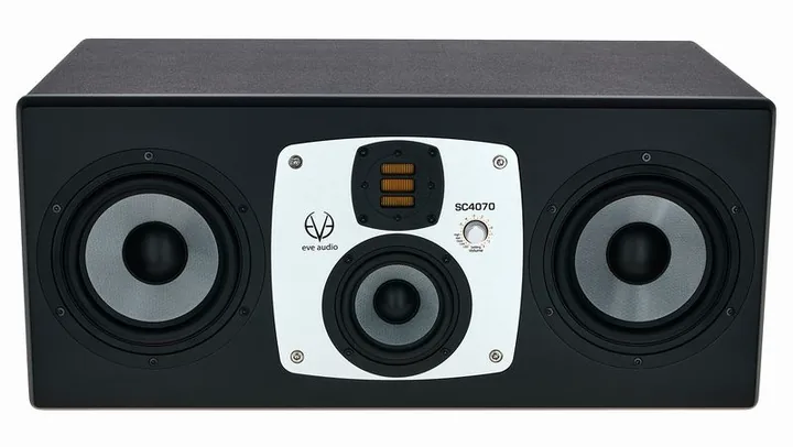 EVE Audio SC4070, het frontpaneel met de woofer en tweeter