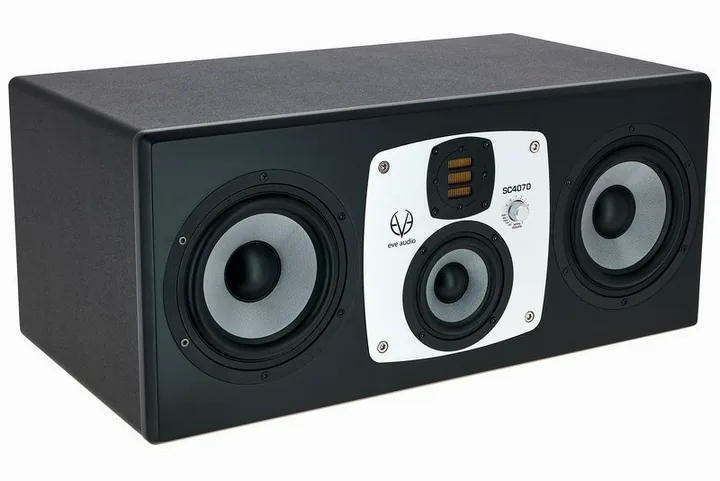 EVE Audio SC4070, de bassreflexpoort