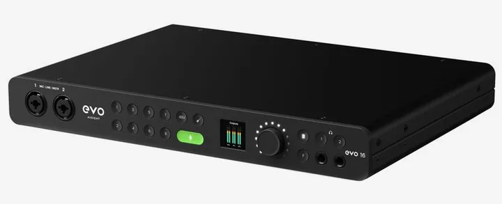 EVO 16 Rack Bundle, het voorpaneel met de draaiknoppen