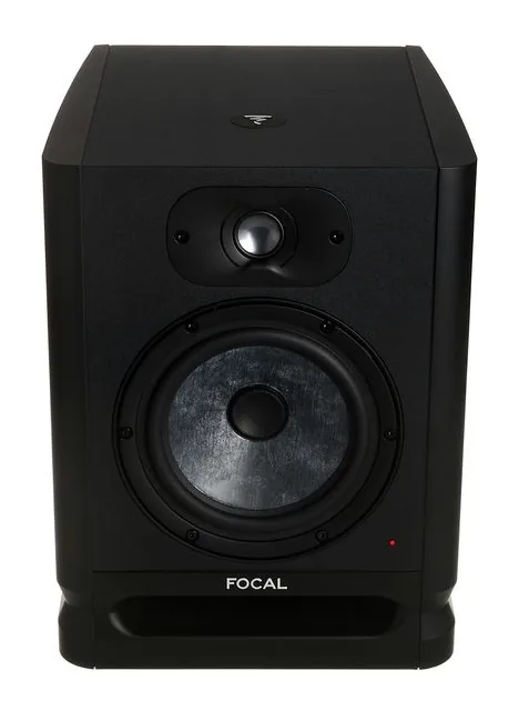 Focal Alpha 65 Evo, het logo en de afwerking