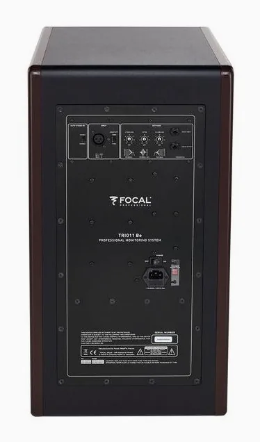 Focal Trio11 Be Red Burr Ash, de behuizing van opzij