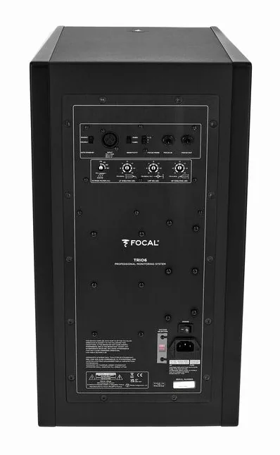 Focal Trio6 Black ST6, het logo en de afwerking