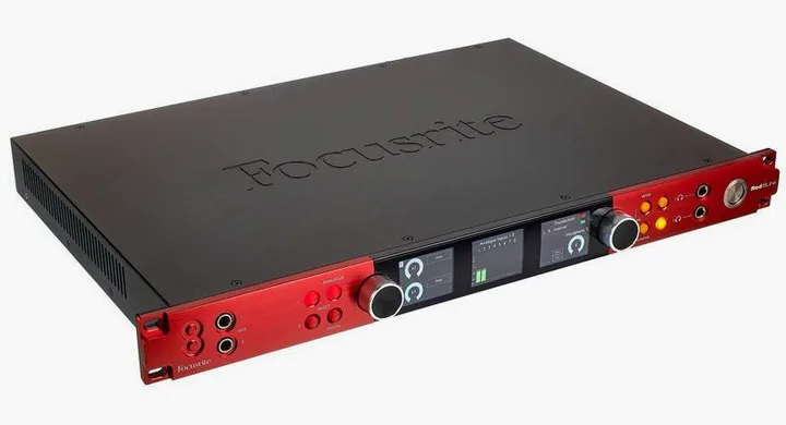 Focusrite Red 8 Line, het voorpaneel met de draaiknoppen