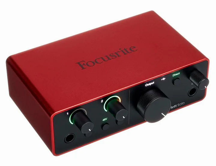 Focusrite Scarlett Solo Studio 4th Gen., de aansluitingen aan de achterkant