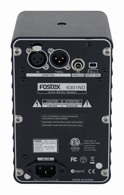 Fostex 6301ND, het frontpaneel met de woofer en tweeter