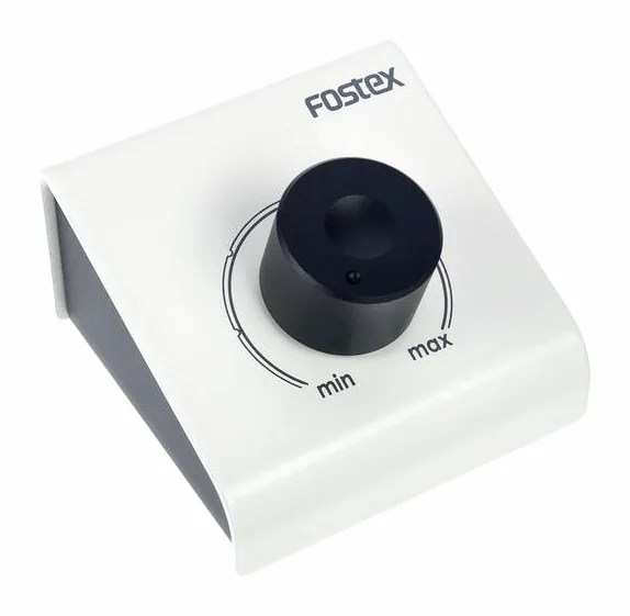 Fostex PC-1 White, het logo en de afwerking