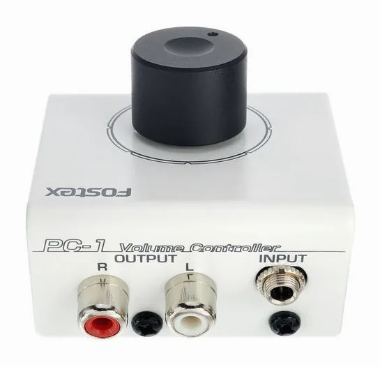 Fostex PC-1 White, de achterkant met de aansluitingen