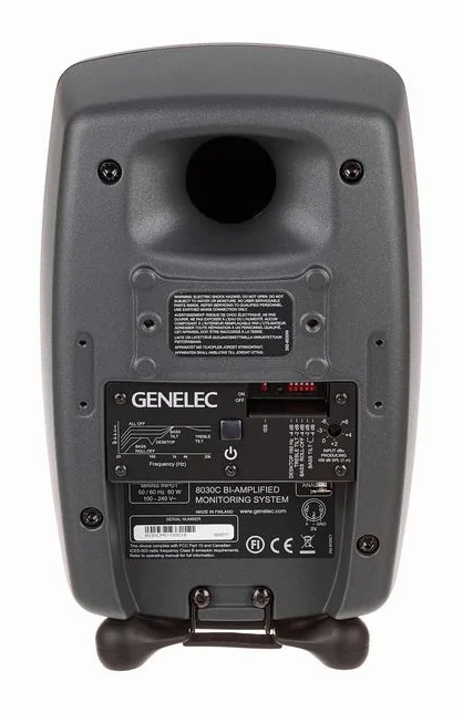 Genelec 8030 CP ARC Studio Bundle, de bassreflexpoort