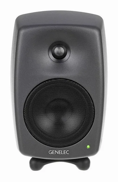 Genelec 8030 CP, het logo en de afwerking