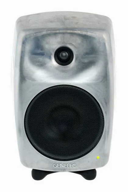Genelec 8040 RAW, het frontpaneel met de woofer en tweeter