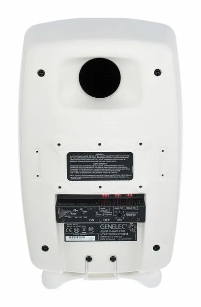 Genelec 8050 BWM, het logo en de afwerking