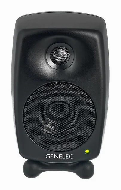Genelec 8320 AMM Pack, de achterkant met de aansluitingen