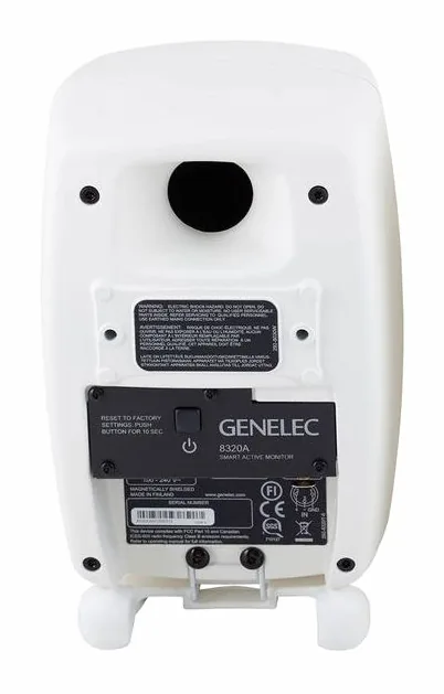 Genelec 8320 AWM, het logo en de afwerking