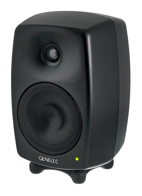 Genelec 8330 AM Pack, de regelaars aan de achterzijde