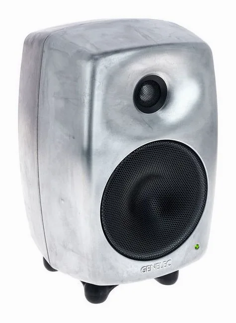 Genelec 8330 RAW, het frontpaneel met de woofer en tweeter