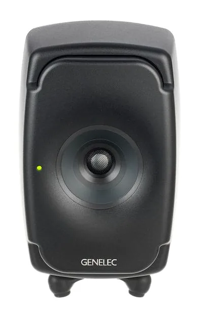 Genelec 8331 AM, de achterkant met de aansluitingen