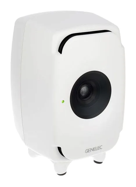 Genelec 8331 WH, de achterkant met de aansluitingen