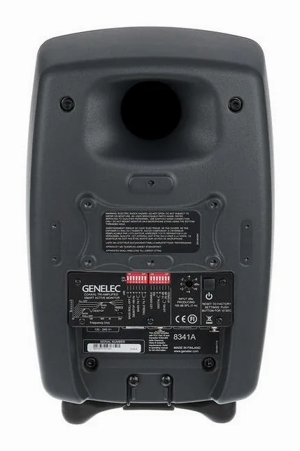 Genelec 8341 AP, het logo en de afwerking