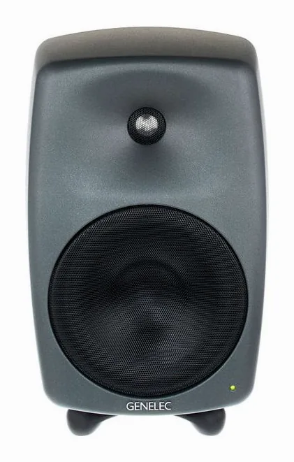 Genelec 8350 APM, de achterkant met de aansluitingen