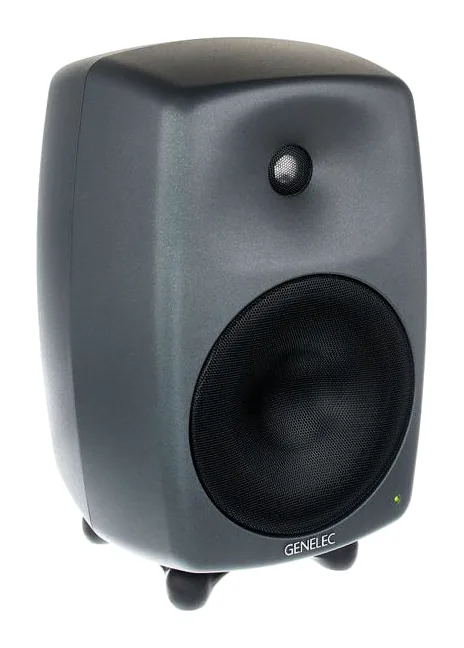 Genelec 8350 APM, de achterkant met de aansluitingen