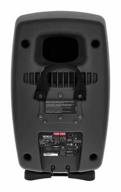 Genelec 8361 AP, het frontpaneel met de woofer en tweeter