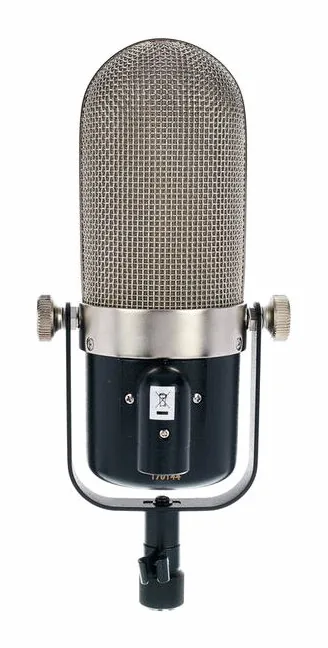 Golden Age Audio Project R1 active Mk3, het logo en de afwerking