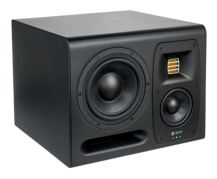 HEDD Type 20 MK2 left, het frontpaneel met de woofer en tweeter