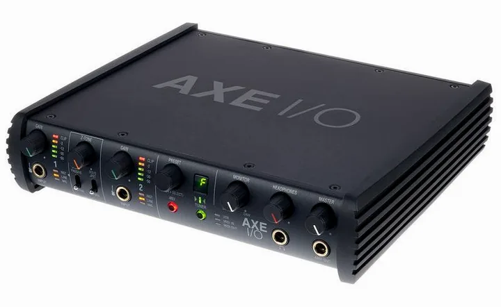 IK Multimedia AXE I/O+AmpliTube5+Tonex MAX, het voorpaneel met de draaiknoppen