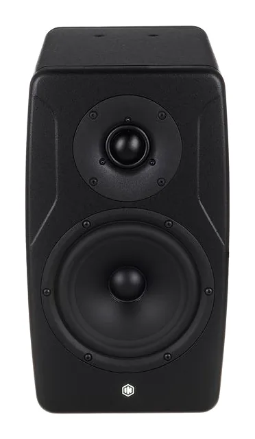 IK Multimedia iLoud Precision 6 MKII, het frontpaneel met de woofer en tweeter