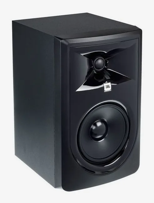 JBL 306P MKII, de regelaars aan de achterzijde